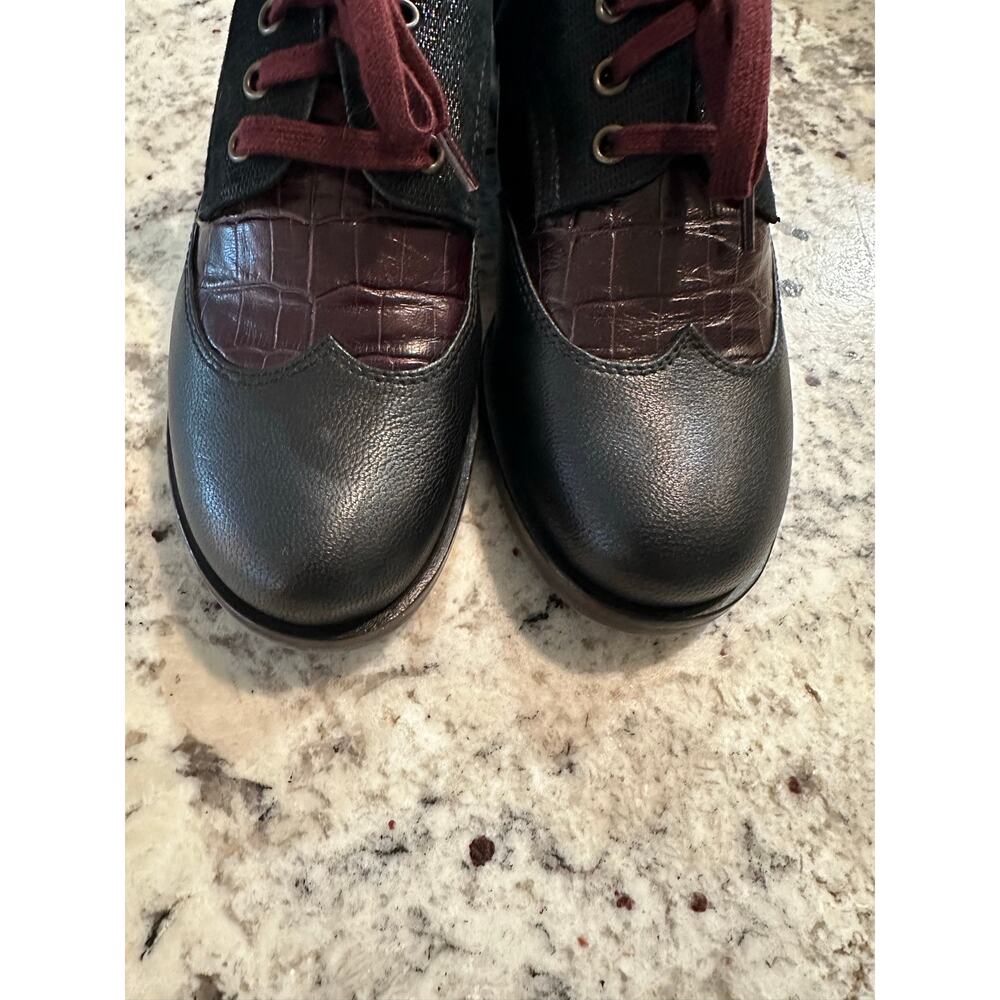 Chie Mihara Xeli Two-Tone Black/Burgundy Leather Block Heel Oxfords Size 38 $450 - Picture 11 of 17
